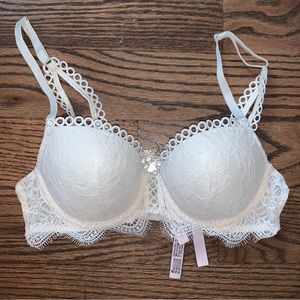 NWOT VS Victoria’s Secret Angels Demi Lace White Bra 32C